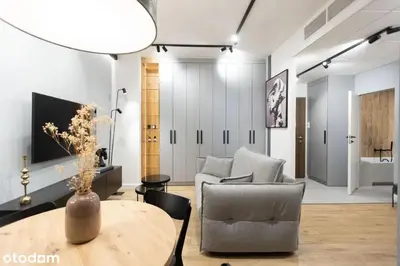 Telewizja i/lub zestaw kina domowego w obiekcie Warsaw Wola Premium Apartment by Evibell