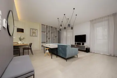 Telewizja i/lub zestaw kina domowego w obiekcie Kasprzaka Elegant Apartment in Wola with Parking by Noclegi Renters
