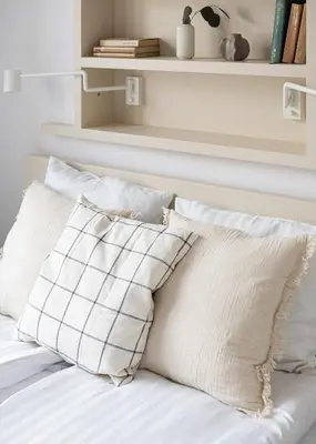 Łóżko lub łóżka w pokoju w obiekcie RentPlanet - Apartament Aleje Jerozolimskie