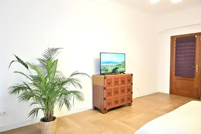 Telewizja i/lub zestaw kina domowego w obiekcie D&A Apartament Powiśle Solec PGE Narodowy