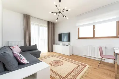 Telewizja i/lub zestaw kina domowego w obiekcie Zdziechowskiego 11 by Homeprime