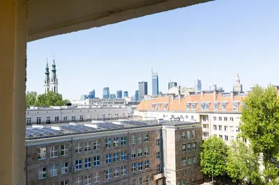 Widok na miasto Warszawa z tego apartamentu