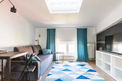 Telewizja i/lub zestaw kina domowego w obiekcie First Place Studio