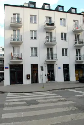 Budynek, w którym mieści się apartament