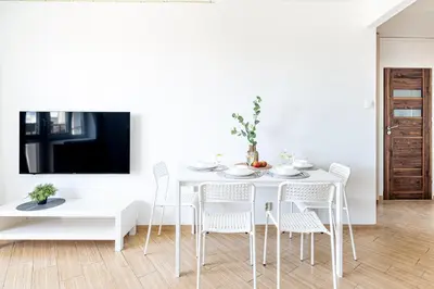 Telewizja i/lub zestaw kina domowego w obiekcie Grójecka 14a SuperApart z balkonem na Ochocie