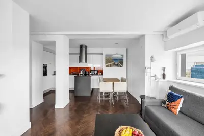 Kuchnia lub aneks kuchenny w obiekcie Apartments with view of Warsaw 23rd floor