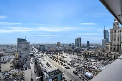 Widok na miasto Warszawa z tego apartamentu