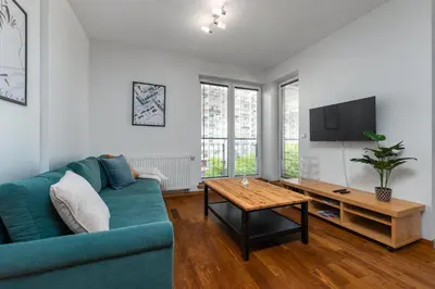 Telewizja i/lub zestaw kina domowego w obiekcie Tarchomińska 15 by Homeprime