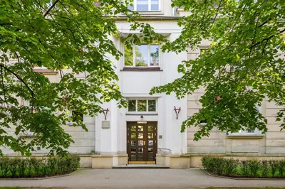 Fasada lub wejście do obiektu Plac Zbawiciela City Glow Apartment by BookingHost