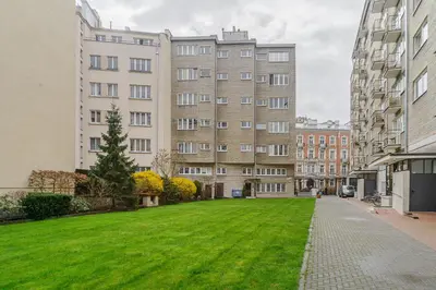 Budynek, w którym mieści się apartament