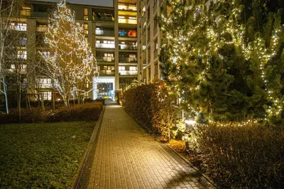 Ogród w obiekcie Modern Żoliborz Lux apartment near City Center with Parking and Garden