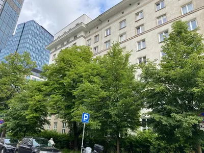 Budynek, w którym mieści się apartament