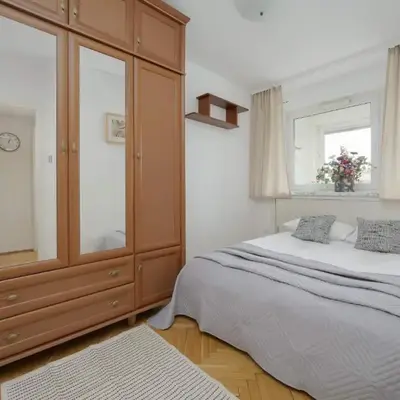 Downtown Apartment near Metro with Balcony&AC by Noclegi Renters
