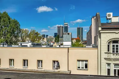 Widok na miasto Warszawa z tego apartamentu