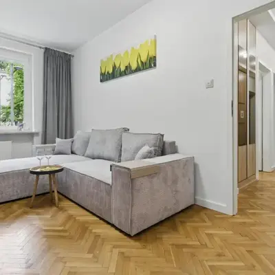 Paryska Bright & Cozy Stay by Solarento