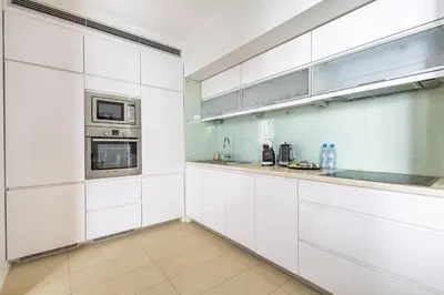 Kuchnia lub aneks kuchenny w obiekcie Apartament Leszczyńska, Powiśle