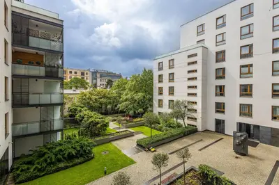 Budynek, w którym mieści się apartament
