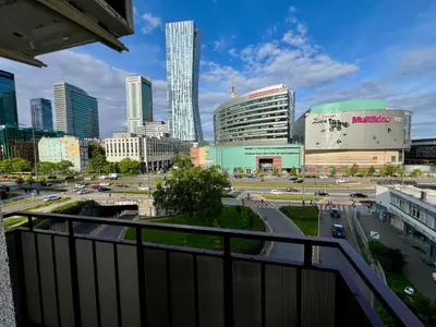 Widok na miasto Warszawa z tego apartamentu