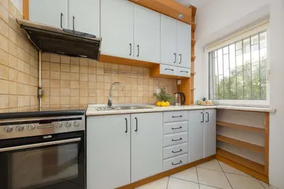 Kuchnia lub aneks kuchenny w obiekcie Old Town Apartment next to Metro by Noclegi Renters