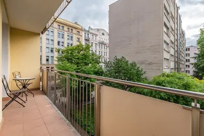 Balkon lub taras w obiekcie Wilcza 22A by Homeprime