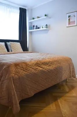 Łóżko lub łóżka w pokoju w obiekcie Norblin Pańska by VAYA STAYS