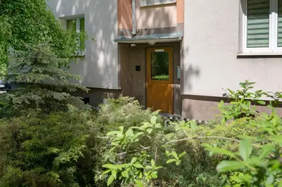 Ogród w obiekcie Ochota Częstochowska Comfy Studio by BookingHost