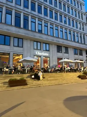 Budynek, w którym mieści się apartament