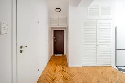Plan piętra w obiekcie Krucza Heart of Warsaw Apartment by BookingHost
