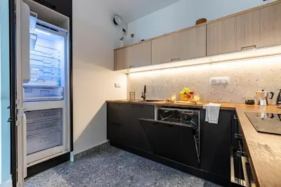 Kuchnia lub aneks kuchenny w obiekcie Szmulki Loft Warszawa by Aparo - Metro, Koneser, Stare Miasto, Dworce, Spacer nad Wisłą, Winda, Balkon
