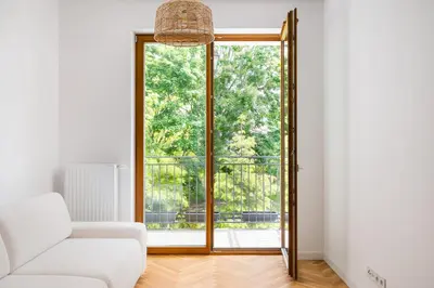Część wypoczynkowa w obiekcie Praga Łochowska Deluxe Apartment by BookingHost