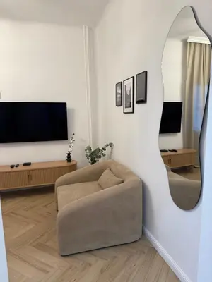 Telewizja i/lub zestaw kina domowego w obiekcie Krzywe Koło 30 Apartment Old Twon Warsaw