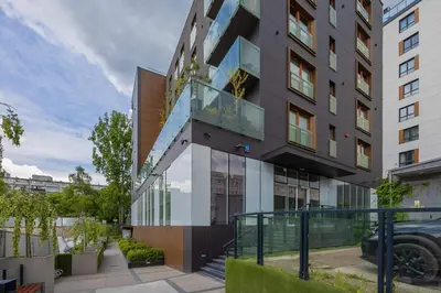 Budynek, w którym mieści się apartament