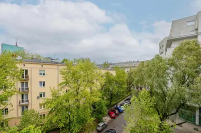 Budynek, w którym mieści się apartament