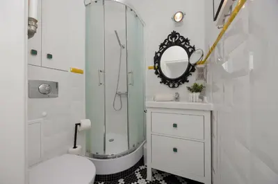 Łazienka w obiekcie Bright Studio in Warsaw Close to the Old Town by Noclegi Renters