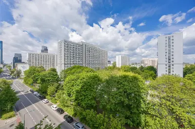 Widok na miasto Warszawa z tego apartamentu