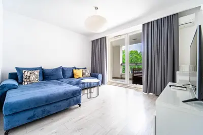 Część wypoczynkowa w obiekcie Kolska Blue & Grey Harmony Apartment by BookingHost