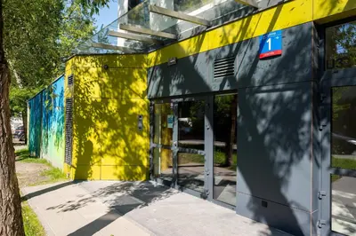 Budynek, w którym mieści się apartament