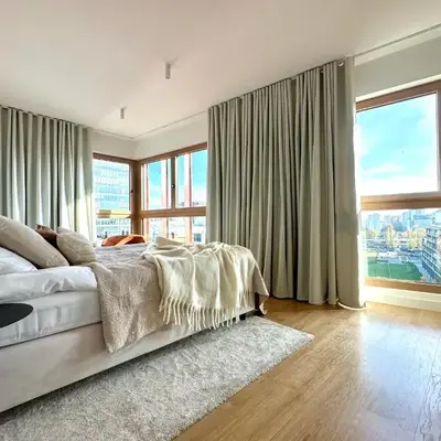 Deluxe Towarowa Towers Residence with Free Parking & AC by Renters Prestige