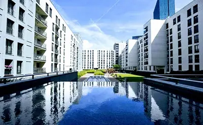 Budynek, w którym mieści się apartament