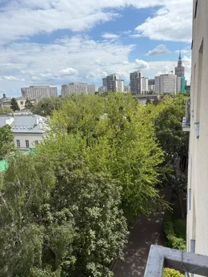 Widok na miasto Warszawa z tego apartamentu