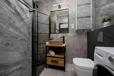 Łazienka w obiekcie Unique Bright Studio for 4 People Remote Work & Balcony Close to PGE by Noclegi Renters