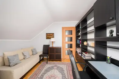 Część wypoczynkowa w obiekcie National Stadium Spacious Apartment by BookingHost