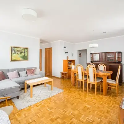 National Stadium Spacious Apartment by BookingHost
