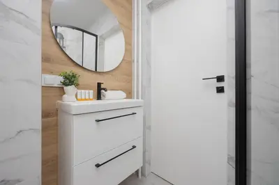 Łazienka w obiekcie Salezego Apartment with Balcony near PGE Narodowy Warsaw by Noclegi Renters