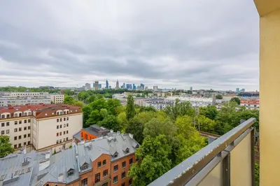 Widok na miasto Warszawa z tego apartamentu