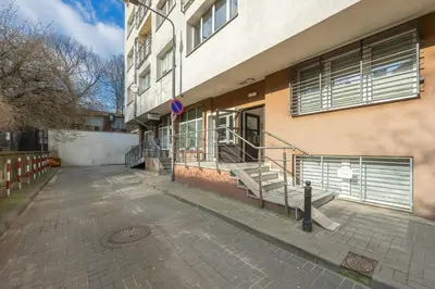 Budynek, w którym mieści się apartament
