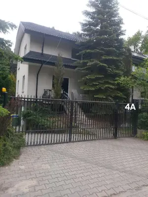Budynek, w którym mieści się hostel