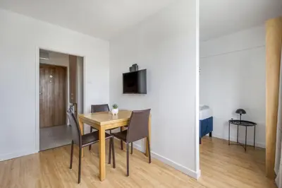 Telewizja i/lub zestaw kina domowego w obiekcie Labo Apartment Nowolipki Smocza