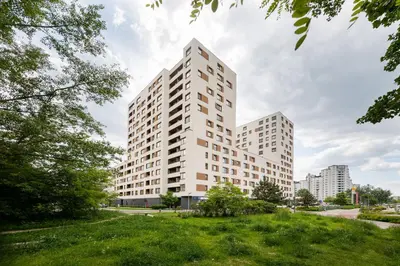Budynek, w którym mieści się apartament