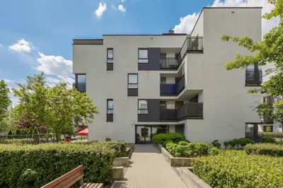 Budynek, w którym mieści się apartament